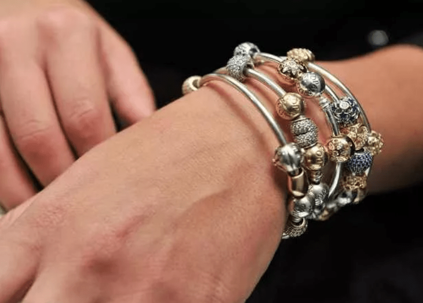 I bracciali e gli charms più belli da regalare: Pandora, Fossil ...